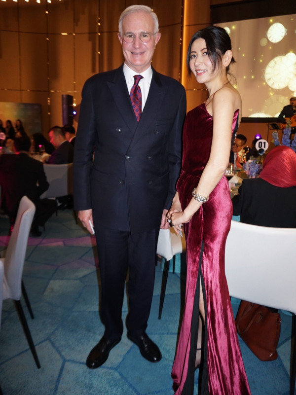 前TVB女藝人息影18年激罕現身！54歲近照曝光神級凍齡似34歲：真係睇唔出