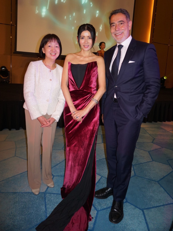 前TVB女藝人息影18年激罕現身！54歲近照曝光神級凍齡似34歲：真係睇唔出