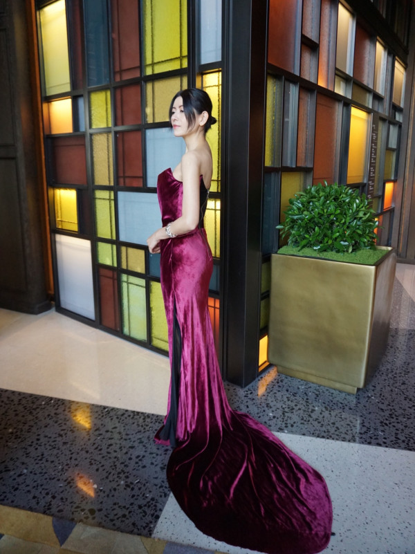 前TVB女藝人息影18年激罕現身！54歲近照曝光神級凍齡似34歲：真係睇唔出