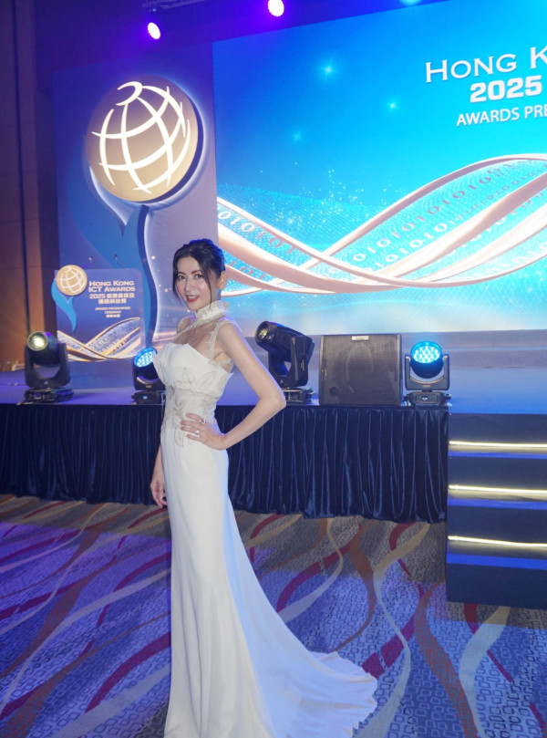 前TVB女藝人息影18年激罕現身！54歲近照曝光神級凍齡似34歲：真係睇唔出