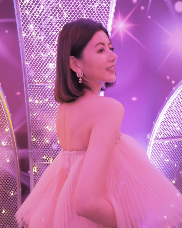 前TVB女藝人息影18年激罕現身！54歲近照曝光神級凍齡似34歲：真係睇唔出