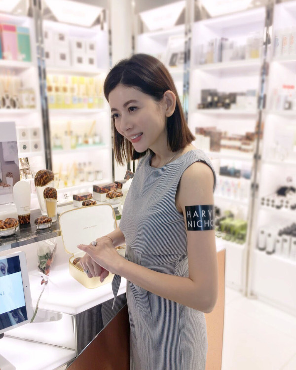 前TVB女藝人息影18年激罕現身！54歲近照曝光神級凍齡似34歲：真係睇唔出