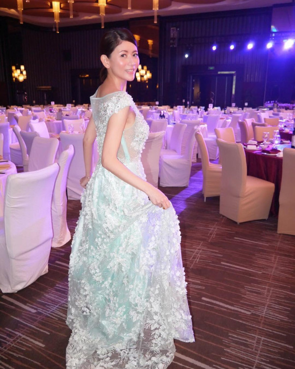 前TVB女藝人息影18年激罕現身！54歲近照曝光神級凍齡似34歲：真係睇唔出