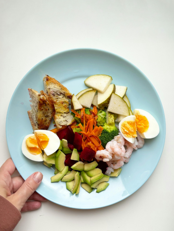 港漂碩士生月花$3000「窮住香港」！揭餐費$30+運動$0秘訣 網民震驚：呢啲地方竟然免費？