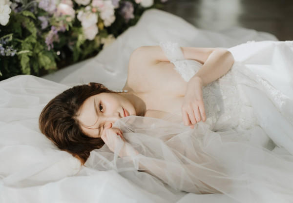 沈殷怡IG突晒婚紗照曝兩字疑爆喜訊 網民激動狂賀猜雙喜臨門:以為你有左