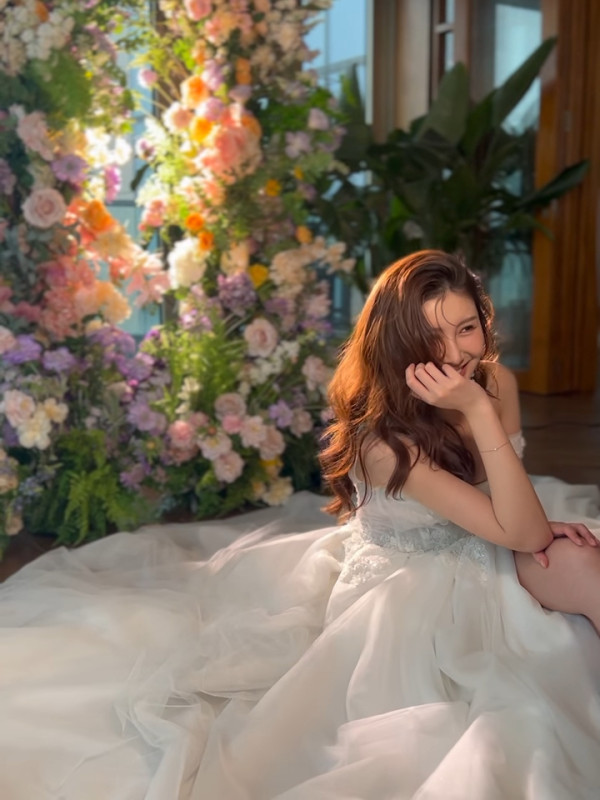 沈殷怡IG突晒婚紗照曝兩字疑爆喜訊 網民激動狂賀猜雙喜臨門：以為你有左