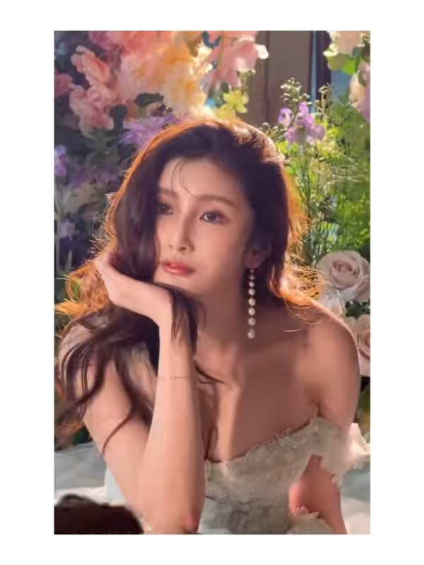 沈殷怡IG突晒婚紗照曝兩字疑爆喜訊 網民激動狂賀猜雙喜臨門：以為你有左