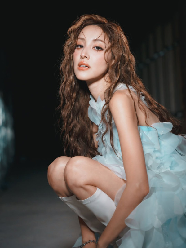 乘風2026｜陳凱琳浪姐7唱《雨愛》慘遭批似汪明荃！人氣急升爆喊收花引發一誤會