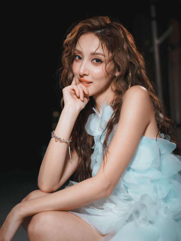 乘風2026｜陳凱琳浪姐7唱《雨愛》慘遭批似汪明荃！人氣急升爆喊收花引發一誤會