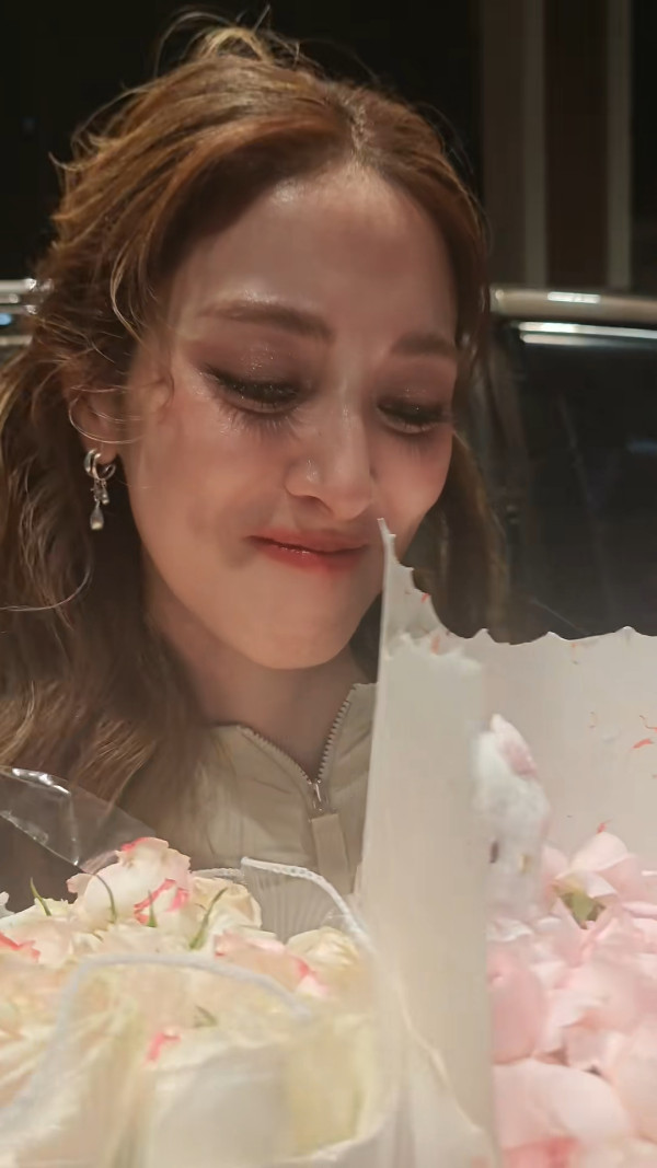 乘風2026|陳凱琳浪姐7唱《雨愛》慘遭批似汪明荃!人氣急升爆喊收花引發一誤會