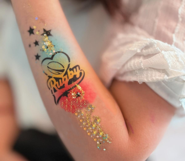 新蒲崗Mikiki美食嘉年華開鑼 免費大派啤酒/12大美食攤位/巨型欖球打卡