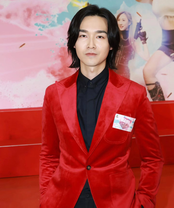 34歲男藝人首度公開認愛TVB姐仔！直播錫錫鏡頭前放閃：我哋一齊已經五年