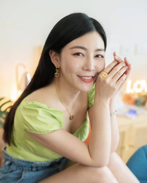 34歲男藝人首度公開認愛TVB姐仔！直播錫錫鏡頭前放閃：我哋一齊已經五年