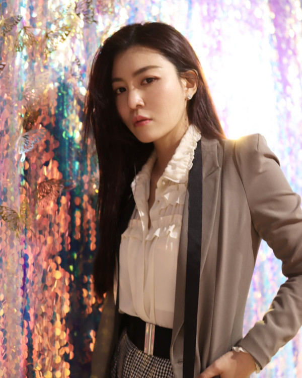 34歲男藝人首度公開認愛TVB姐仔！直播錫錫鏡頭前放閃：我哋一齊已經五年