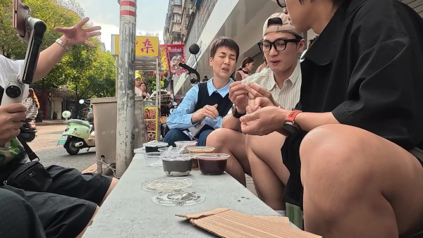 試真D｜吳業坤喪食腸粉嘆似打茄輪！周嘉洛踎街邊塞紙巾頂渠味惡臭