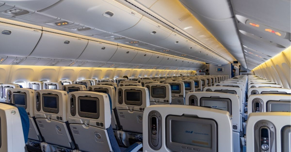 港人稱「窮到搭廉航唔好出國」捱批 網民列舉三大理由「廉航先做到」 