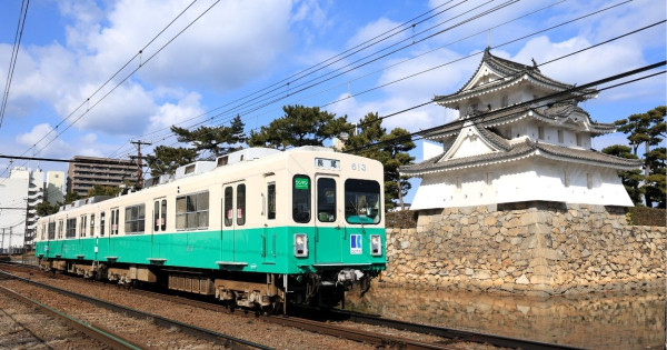 港人稱「窮到搭廉航唔好出國」捱批 網民列舉三大理由「廉航先做到」 