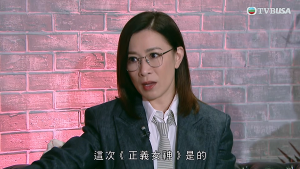 佘诗曼首度公开“自虐式”背剧本秘技!7日背100页纸惊呆全场:“我坐车是不会讲话的”