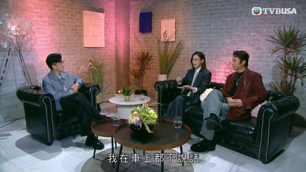 佘诗曼首度公开“自虐式”背剧本秘技!7日背100页纸惊呆全场:“我坐车是不会讲话的”