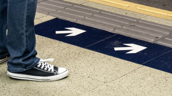 搭車最難頂5種人！電梯左企/大背囊未算衰？冠軍行為惹公憤：日日都有