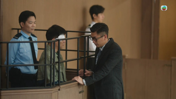 正義女神角色｜馬貫東演律師「陰聲細氣」伏筆超深！真相揭盅驚揭原來患肺癌多年