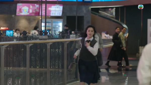 正義女神｜29歲梁超怡演未成年女學生零違和！背景起底港姐季軍其實係童星出身