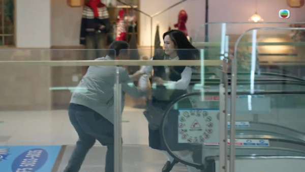 正義女神｜29歲梁超怡演未成年女學生零違和！背景起底港姐季軍其實係童星出身