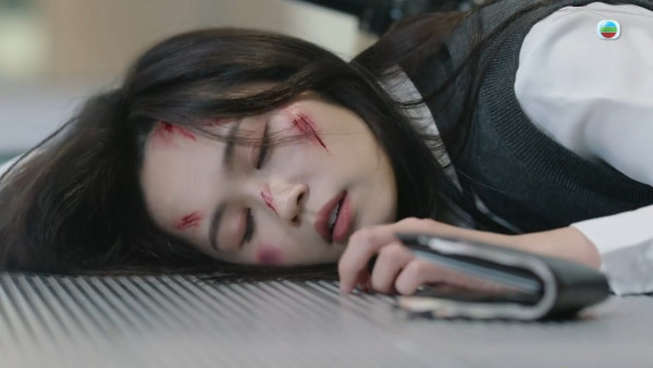 正義女神｜29歲梁超怡演未成年女學生零違和！背景起底港姐季軍其實係童星出身