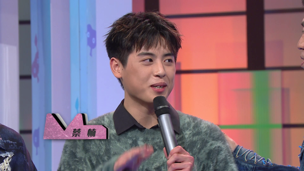 唱錢｜港隊乒乓球手蔡楠挑戰沖涼唱歌 李茵彤全程現心心眼狂讚靚仔