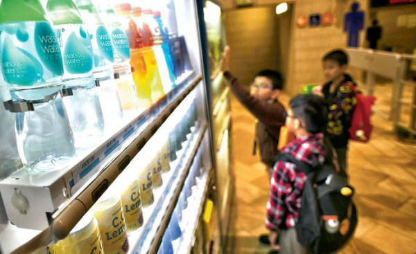 出街買水好貴？香港隱藏「免費凍水地圖」曝光！1 App睇清全港過千斟水點