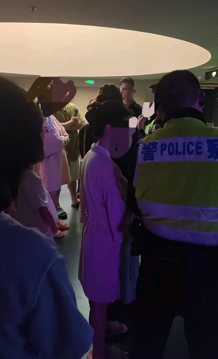 成都溫泉全裸池驚現糞便！客控職員僅用網撈未換水 店方拒退款兼反告客惡意抹黑 