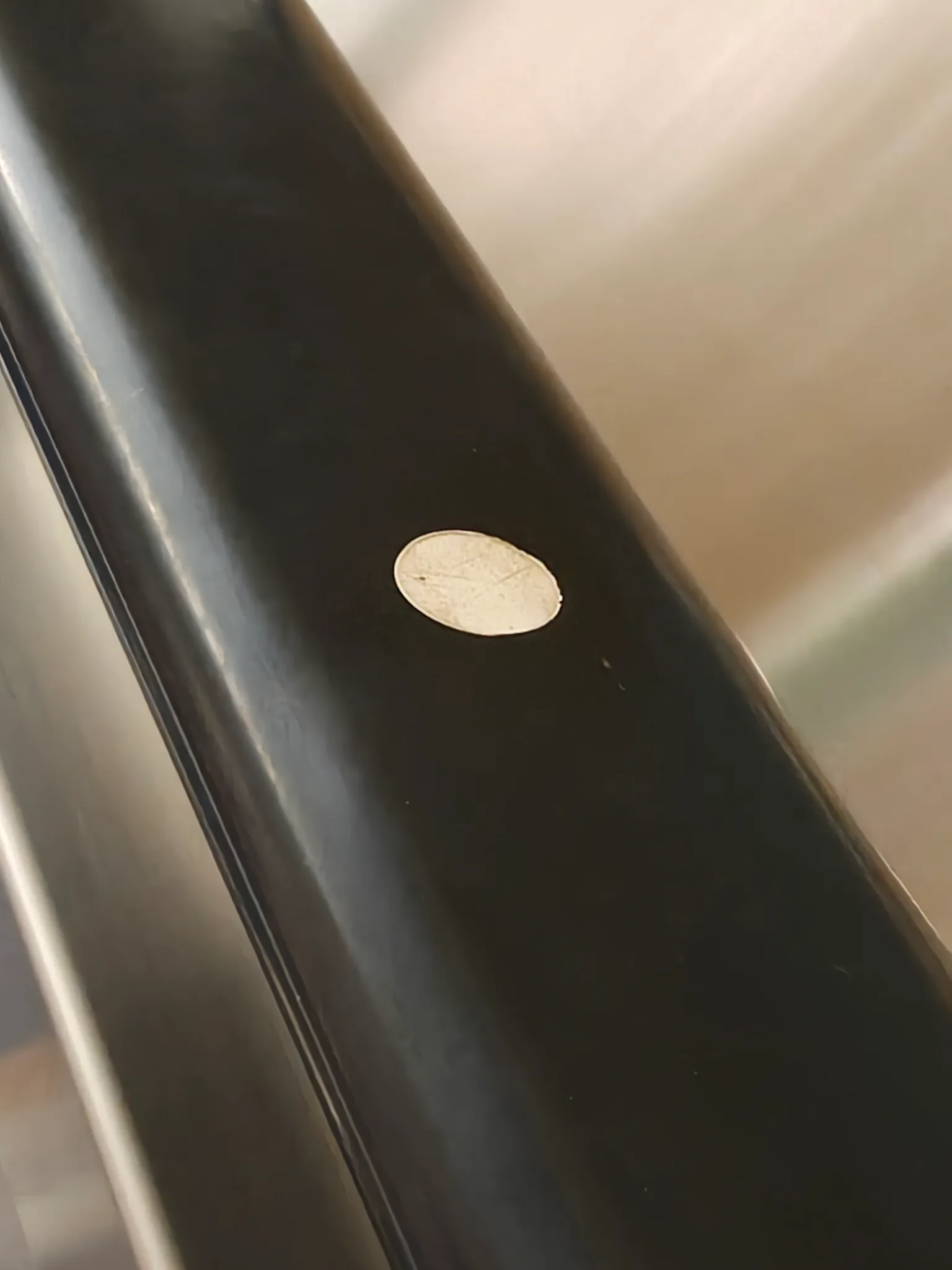 港鐵扶手電梯「神秘圓點」有咩用？網民以為貪玩亂貼 官方揭隱藏用途：關乎安全