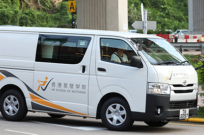 做教車師傅搏月賺10萬？政府增發332個牌照！拆解考牌資格＋行業潛規則