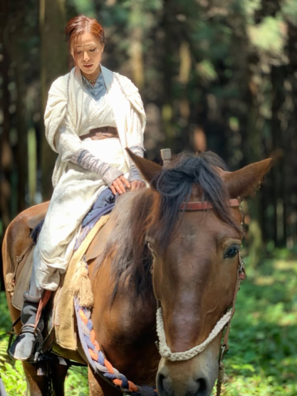 金像獎2026｜滕麗名衝擊最佳女配角！頒獎禮前夕感性發長文：化妝間坐了30年