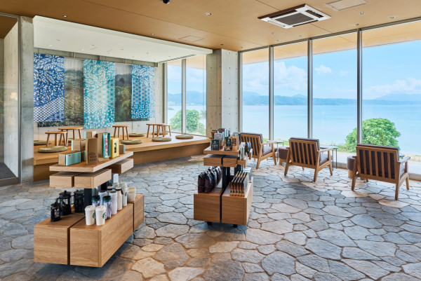 沖繩名護海景Starbucks登場！坐擁21世紀之森絕美海灘 獨家限定「自選水果 Frappuccino」 