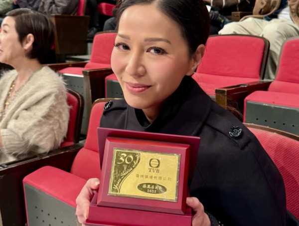 滕麗名自爆曾拒絕百萬片酬拍三級片！入行31年「呢套劇」冇獎攞最失望