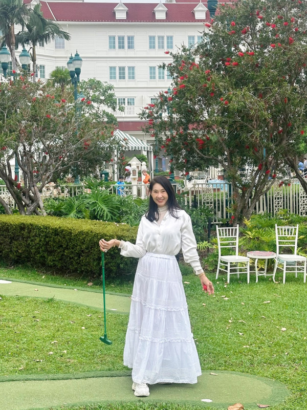 林明禎媽媽慶生晒魔鬼身材震撼眼球！神級基因透視黑bra超惹火一秒KO個女