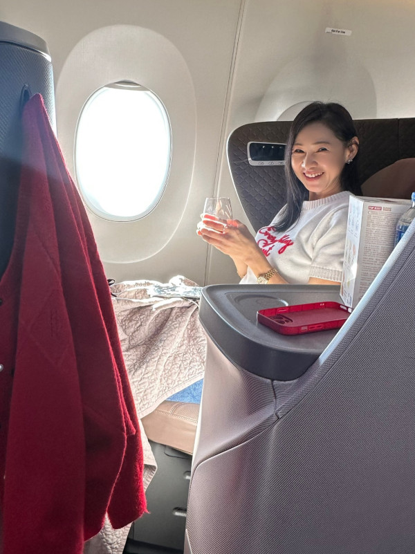 林明禎媽媽慶生晒魔鬼身材震撼眼球！神級基因透視黑bra超惹火一秒KO個女