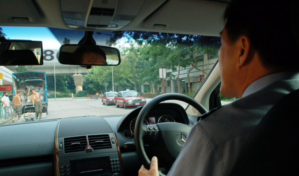 做教車師傅搏月賺10萬？政府增發332個牌照！拆解考牌資格＋行業潛規則