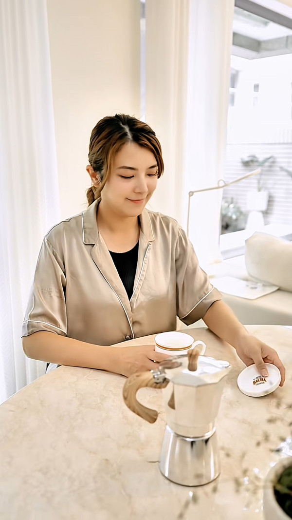 陳展鵬單文柔豪華分層獨立屋全曝光！新居樓底極高花園擁巨型植物園