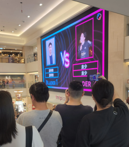 屯門啟德天水圍湧現人潮！成年人深夜決戰「爆旋陀螺」網民讚：好過喺屋企打機