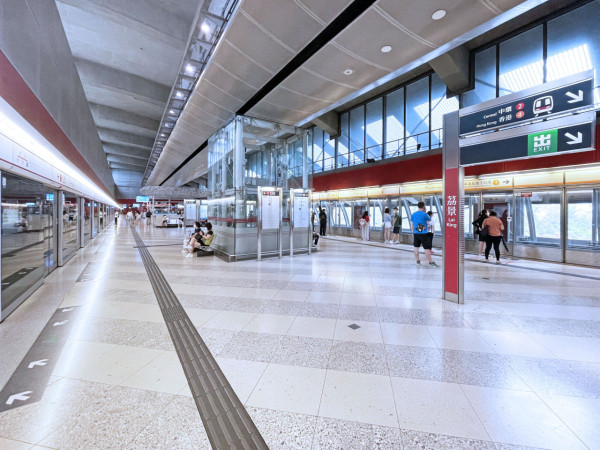 全城追緝！港鐵十分鐘連環兩劫案 荔景美孚女乘客被搶電話 犯人專揀「一時機」落手！