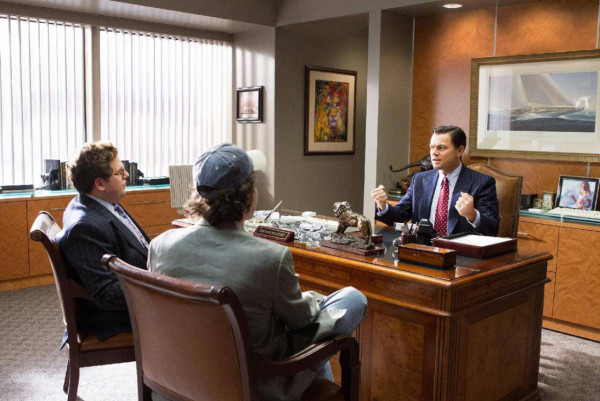 愈來愈有錢的小習慣｜4. 經營副業。圖片來源：電影《華爾街之狼》/示意圖