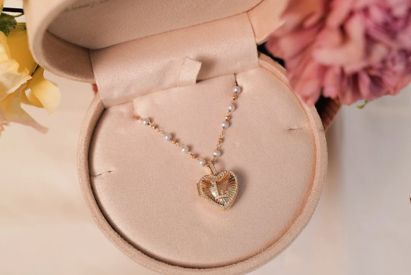 母親節禮物︰SIA Jewelry X van der Bloom 母親節限定禮籃（圖片來源︰IG@sia.jewelry））