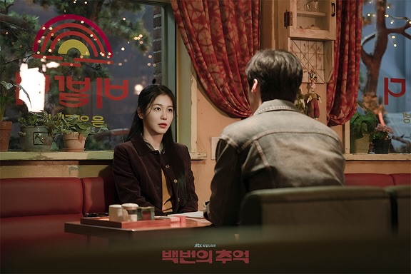 百次的回憶線上看｜ViuTV粵語版金多美辛叡恩陷三角戀劇情結局劇透！演員陣容/集數更新