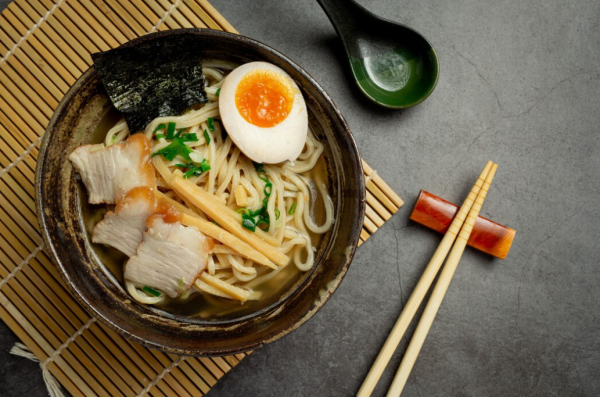 遊日冷知識｜日本拉麵太鹹似洗腎？原來一直「吃錯方法」！當地人揭正宗食法 