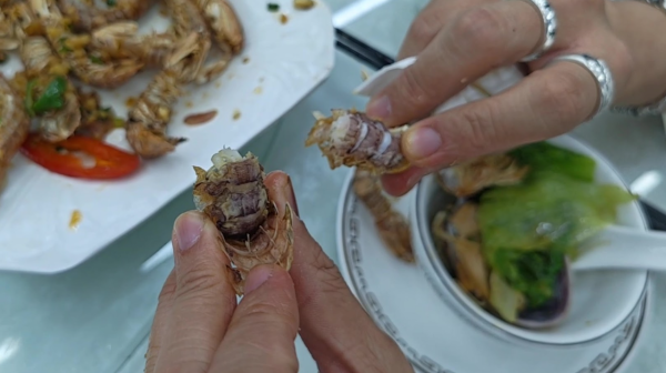 試真D｜江美儀惠州食海鮮慘中伏！墜「潛規則」陷阱怒斥︰啲海鮮灰甲咁！