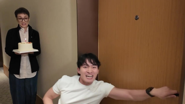 試真D｜周嘉洛肌肉搶鏡獲封男版「最強Body」 超大隻騷肌晒青筋麒麟臂