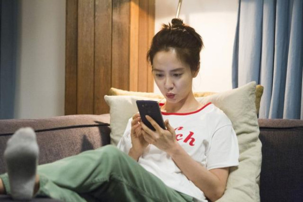 在家工作月賺過萬？30歲女誤墮求職貸款騙局（圖片來源：劇集示意圖）