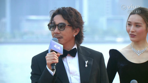 金像獎2026｜李佳芯貴氣晚裝艷壓紅地毯現場！深U領口首度亮相隔籬台ViuTV